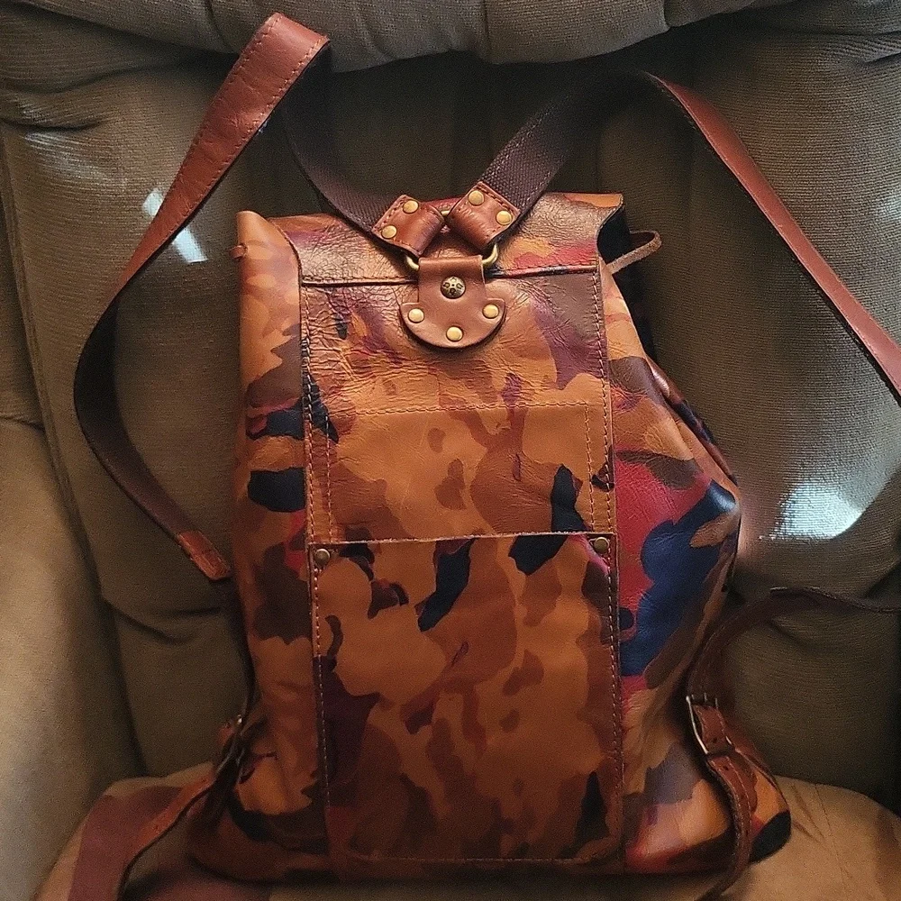 NWOT Gorgeous Patricia Nash Leather Camo Backpack - Picture 5 of 10